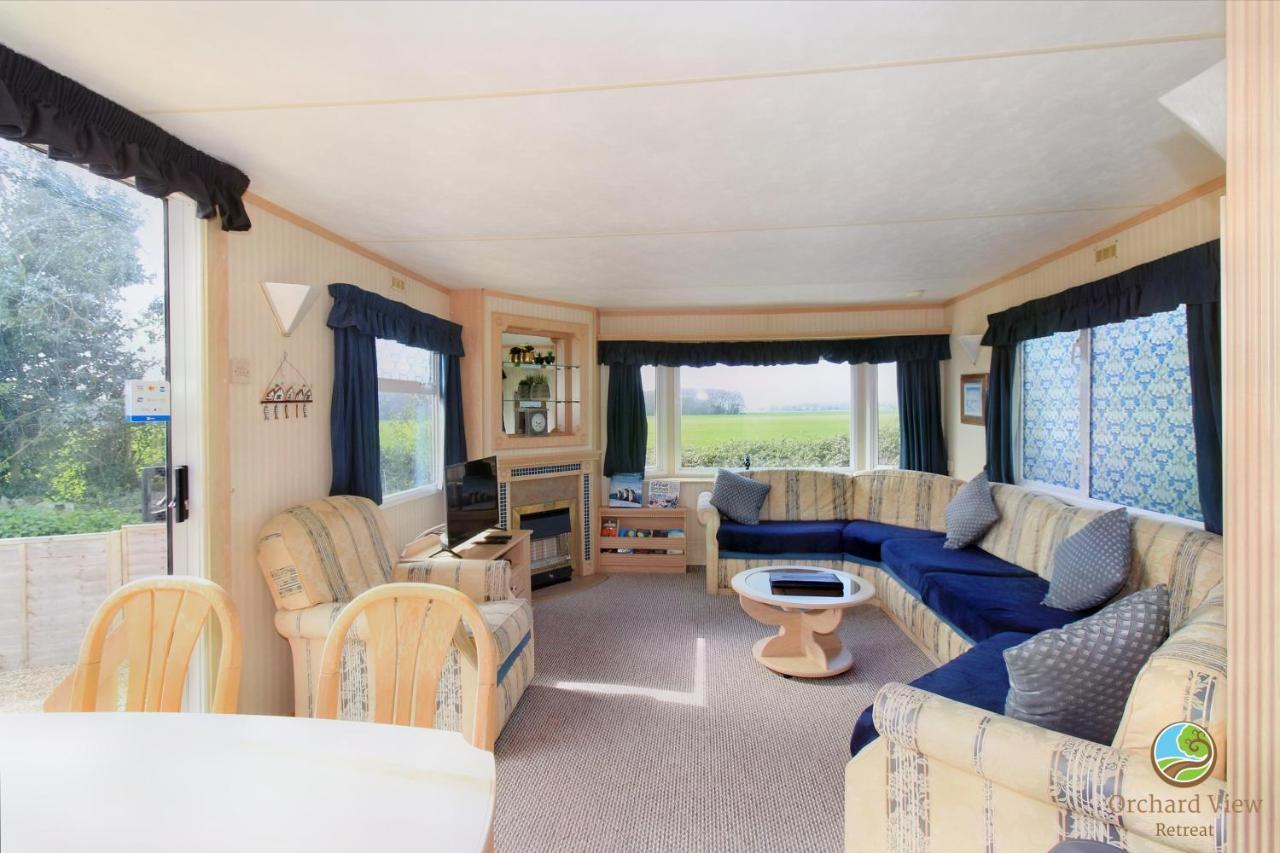 Orchard View Retreat - Dog Friendly, Enclosed Private Garden With Weather Dependant Hot Tub - Not On A Holiday Park Villa Little Clacton Eksteriør billede