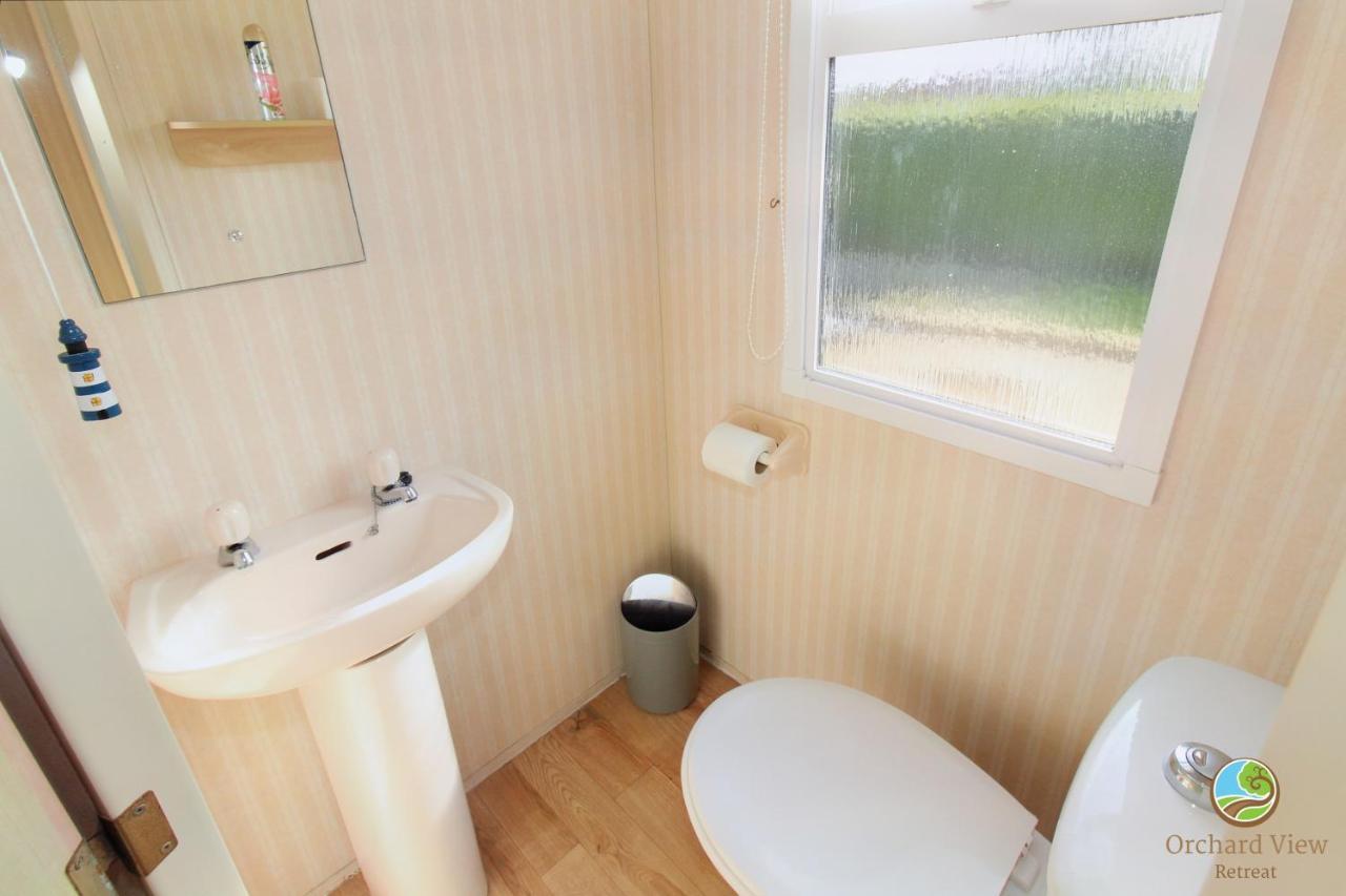 Orchard View Retreat - Dog Friendly, Enclosed Private Garden With Weather Dependant Hot Tub - Not On A Holiday Park Villa Little Clacton Eksteriør billede